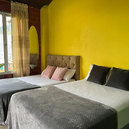 Holiday House - 3 Bedroom 3 Bathroom Banos  Room photo