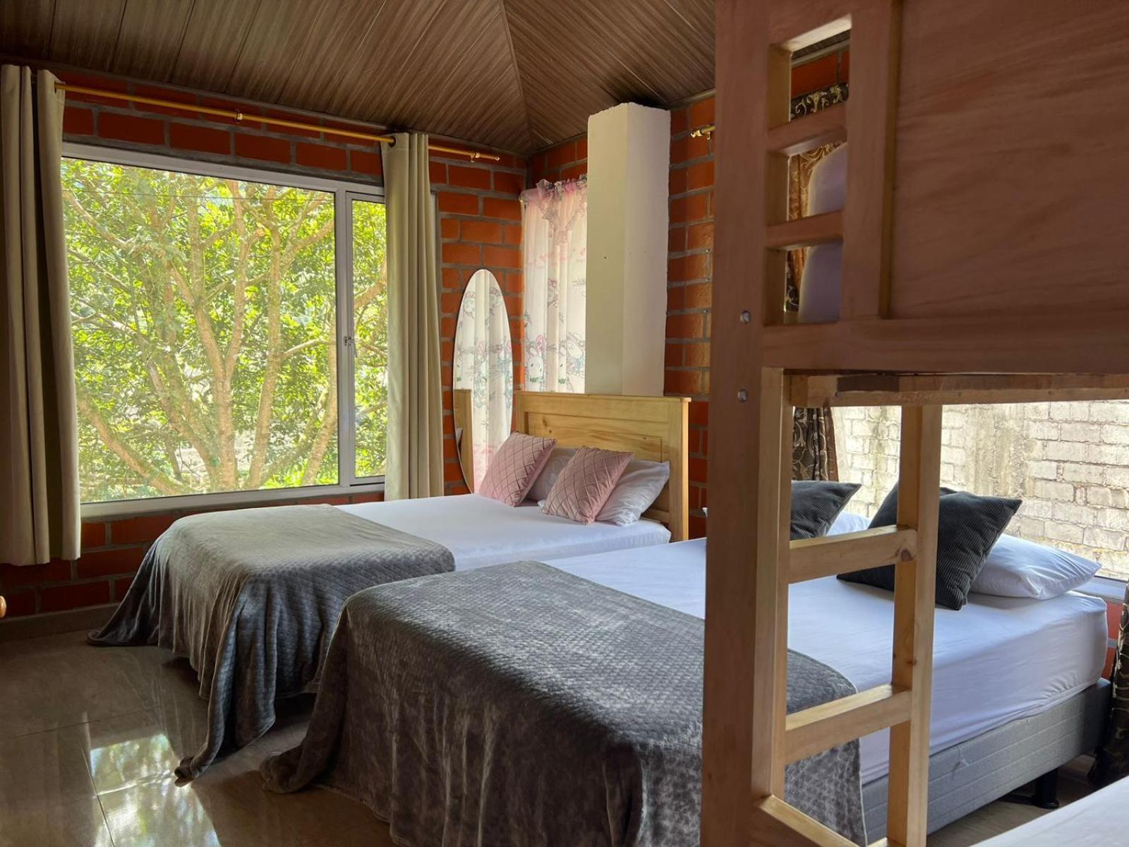 House - 3 Bedroom 3 Bathroom * Banos (Tungurahua)