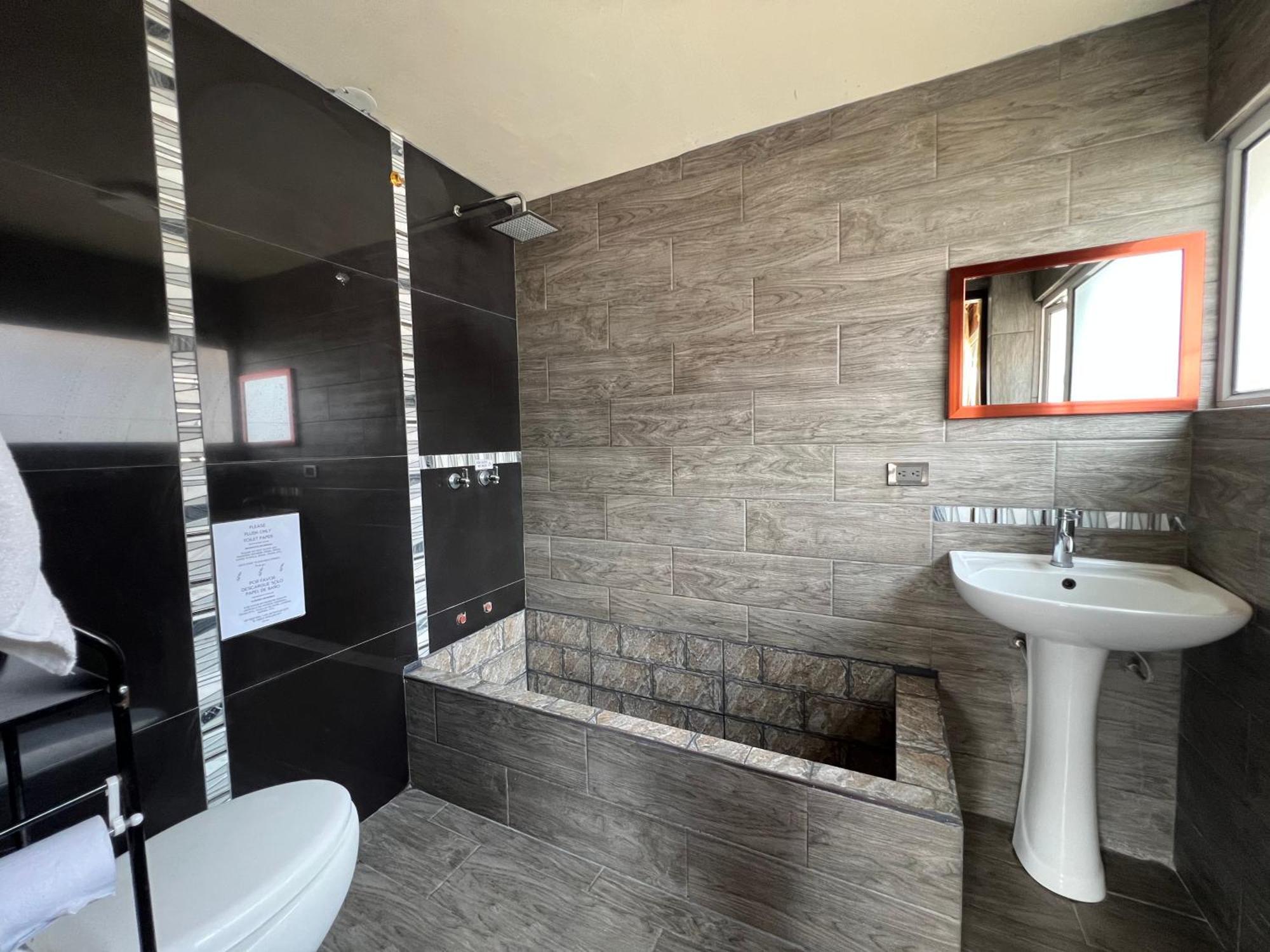 House - 3 Bedroom 3 Bathroom Holiday home *